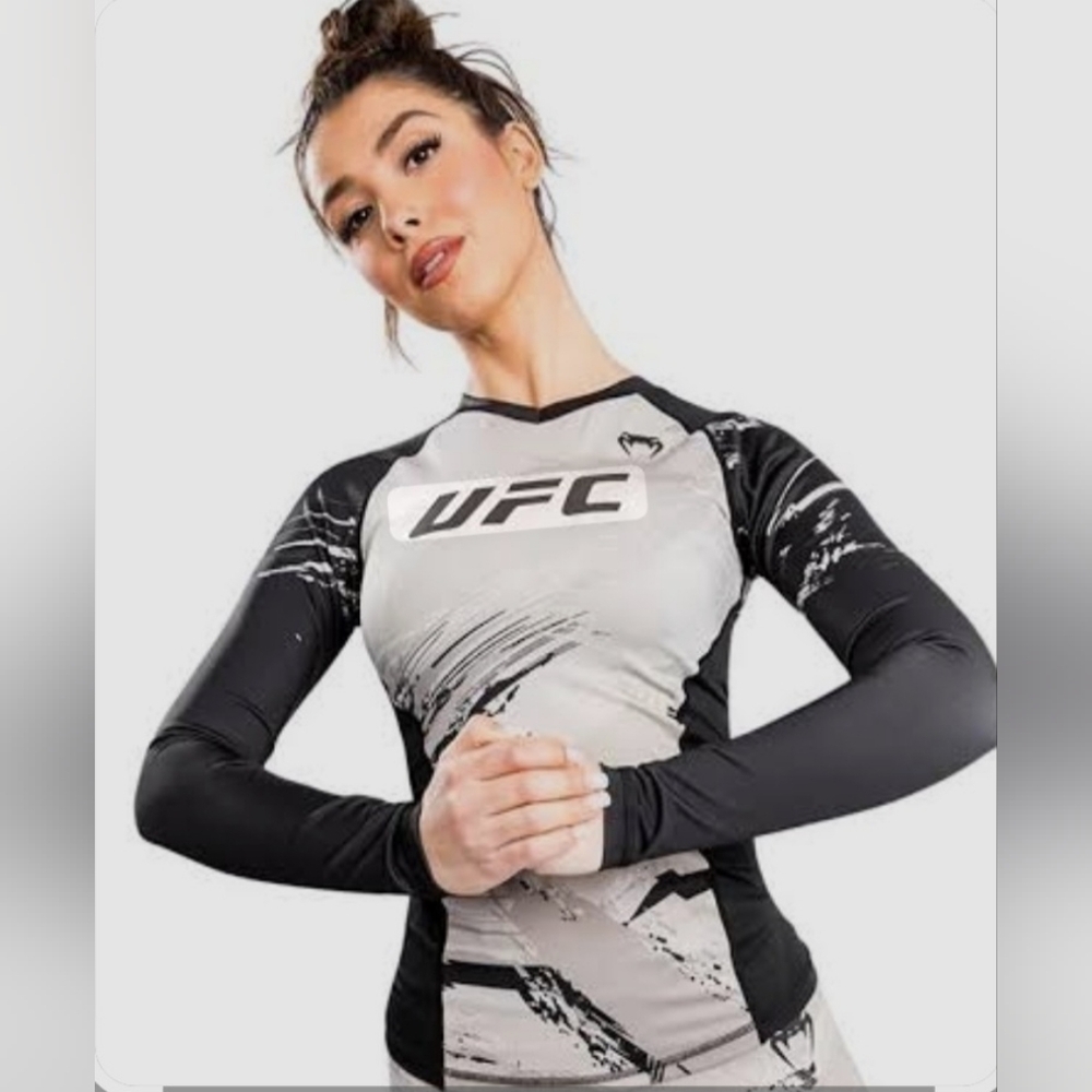 UFC By Venum Womens Long Sleeve Rash Guard Sand Black Medium